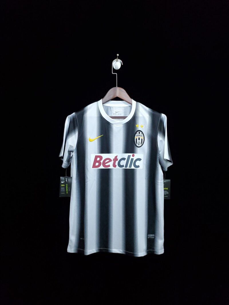 Juventus Retro Jersey 11/12