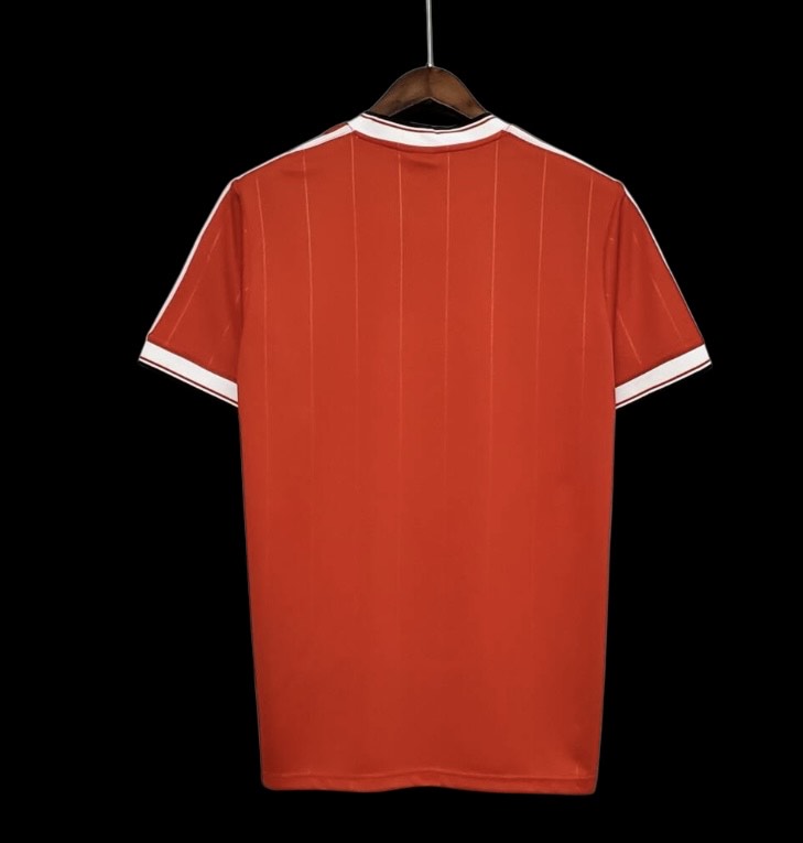 Manchester United Retro Shirt 83/84