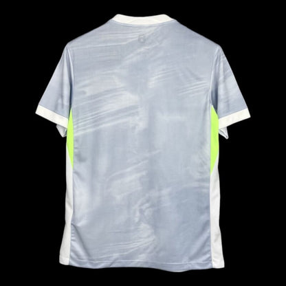 Camiseta de visitante del Wolfsburgo 25/26